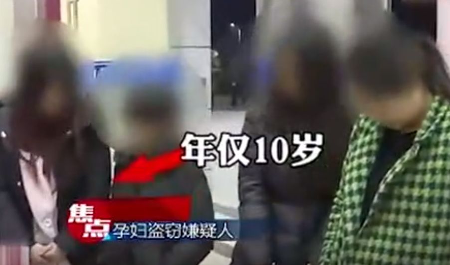 女顾客在星巴克辱骂店员近10分钟女顾客在星巴克辱骂店员长达近十分钟，事件背后的反思与启示